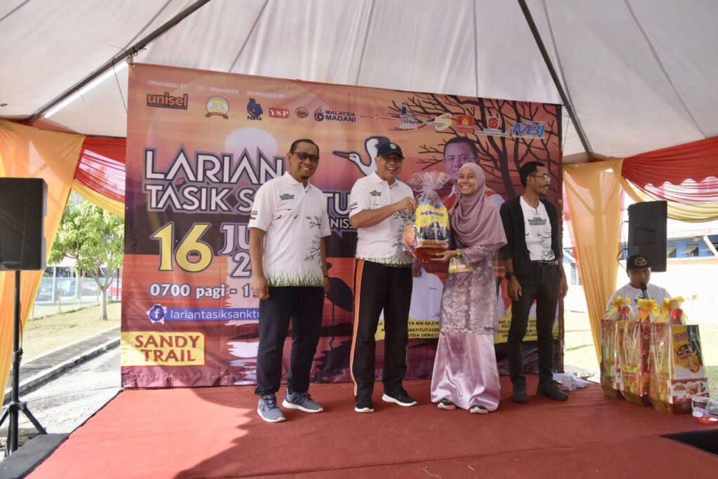 larian_tasik14