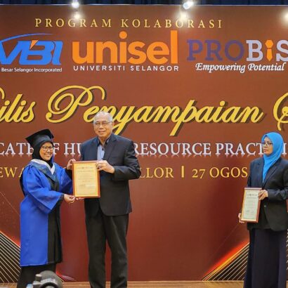 SEKITAR MAJLIS PENYAMPAIAN SIJIL ‘CERTIFICATE OF HUMAN RESOURCE PRACTITIONER’