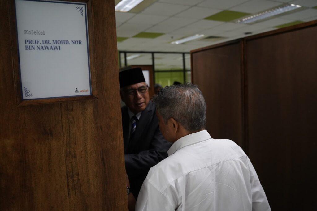 Koleksi_buku14