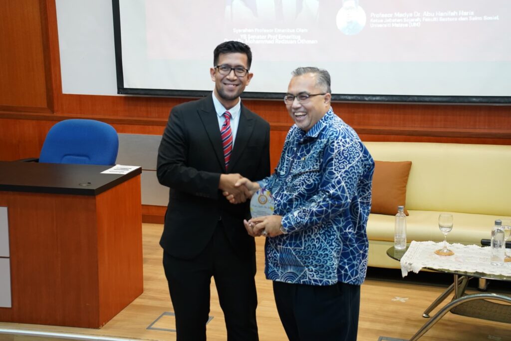 Syarahan_UM18